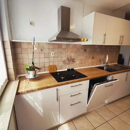 In Mit Terrasse, Garten Und Grill Apartman *