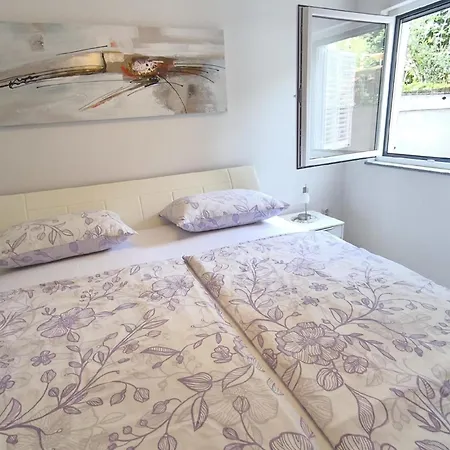 Apartamento In Mit Terrasse, Garten Und Grill